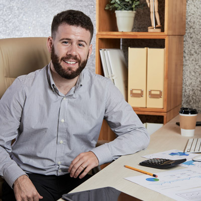 plr-concultores-ecuador-vacante-jefe-contable